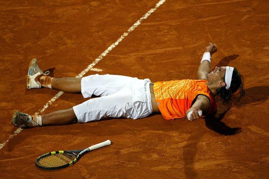 Il primo successo a Montecarlo di Rafa Nadal, nel 2005: battuto Coria 6-3 6-1 0-6 7-5. Gmt